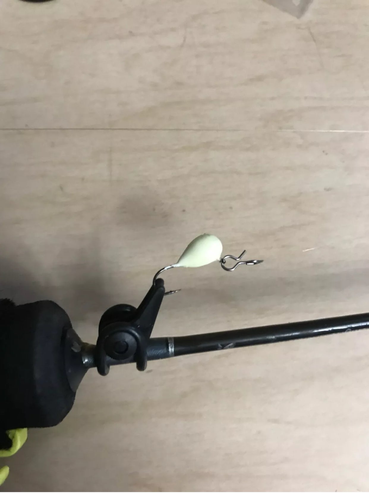 Rod Hook Keeper in Black