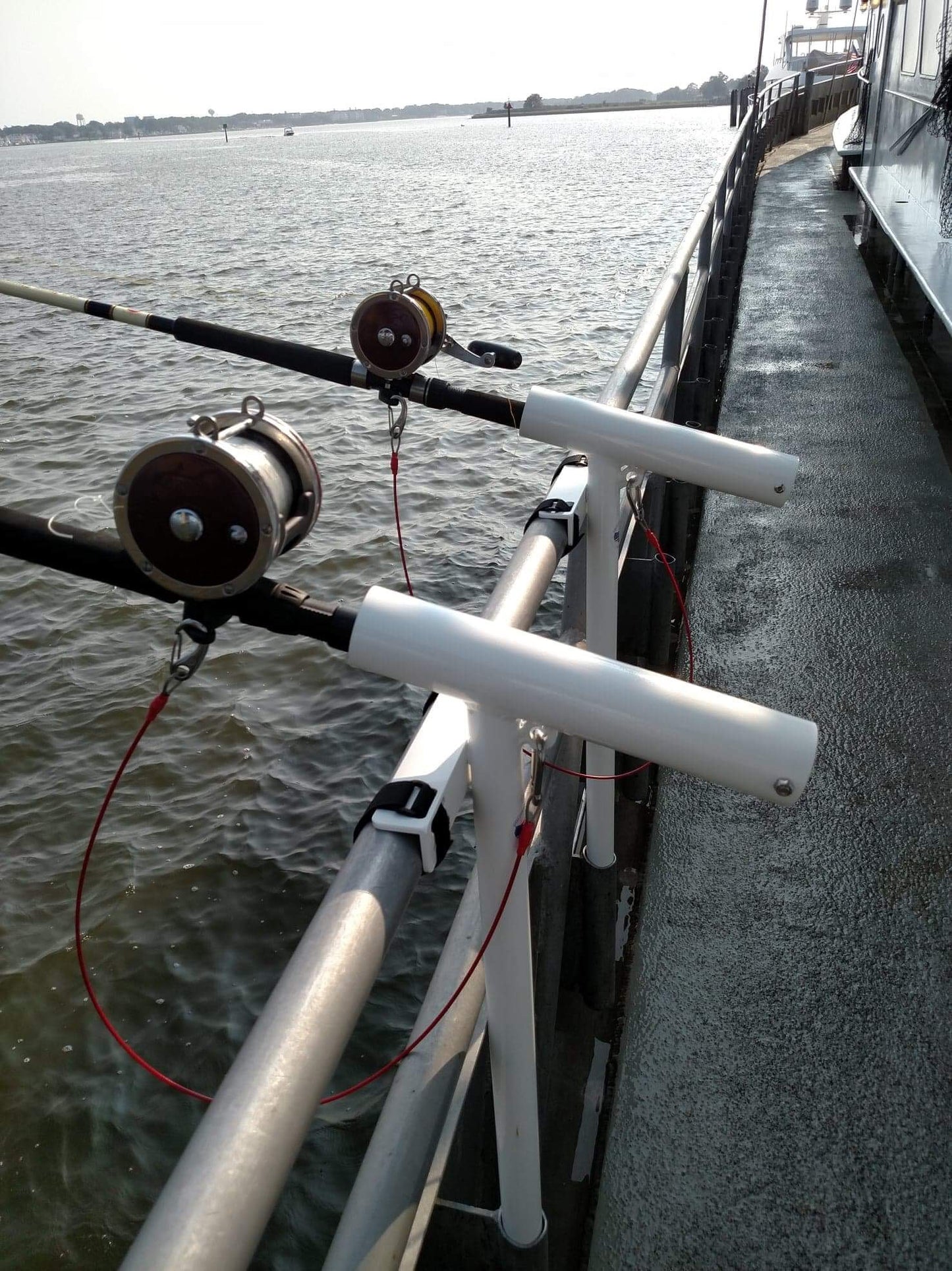 REEL SAFE CHARTER HEAD BOAT Rod Holders